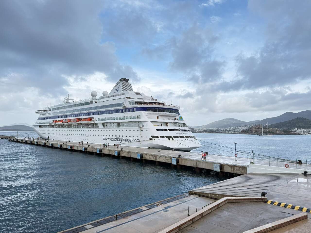 Bodrum’da Sezonun İlk Kruvaziyer Gemisi Geldi 1